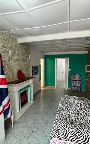 Casa à venda com 258m², 3 quartos e 2 vagasQuarto de Serviço