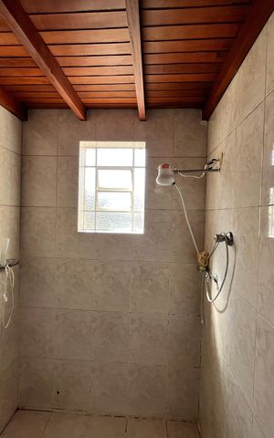 Casa à venda com 258m², 3 quartos e 2 vagasBanheiro