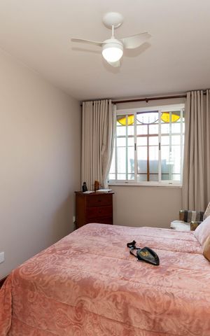 Casa à venda com 264m², 4 quartos e 6 vagas Casa à venda com 264m², 4 quartos e 6 vagasSuíte