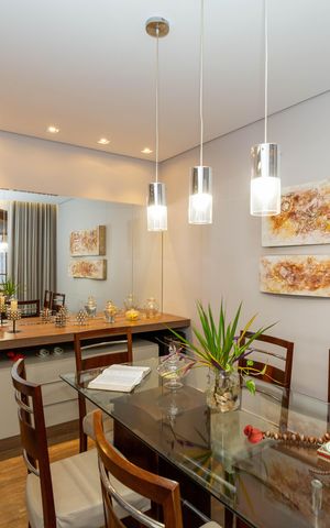 Casa à venda com 264m², 4 quartos e 6 vagas Casa à venda com 264m², 4 quartos e 6 vagasSala