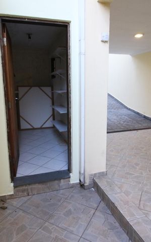 Casa à venda com 189m², 3 quartos e 5 vagasDespensa externa