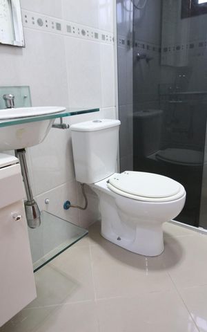Casa à venda com 189m², 3 quartos e 5 vagasBanheiro da Suíte 1