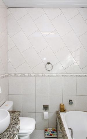 Casa à venda com 120m², 3 quartos e 1 vagaBanheiro 1