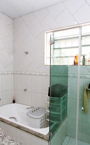Casa à venda com 120m², 3 quartos e 1 vagaBanheiro 1