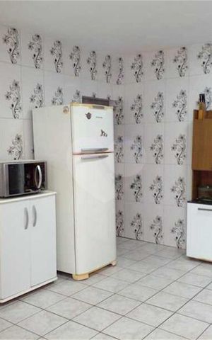 Casa à venda com 184m², 3 quartos e 3 vagas