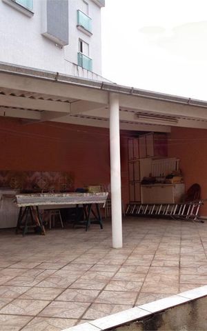 Casa à venda com 234m², 4 quartos e 2 vagas