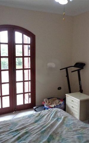 Casa à venda com 234m², 4 quartos e 2 vagas