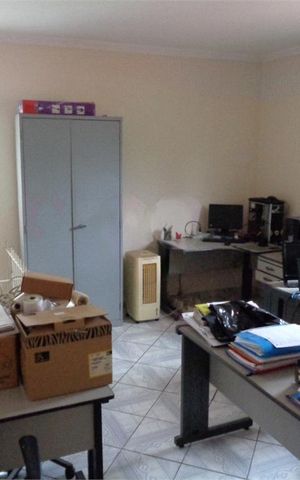 Casa à venda com 234m², 4 quartos e 2 vagas