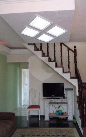 Casa à venda com 234m², 4 quartos e 2 vagas