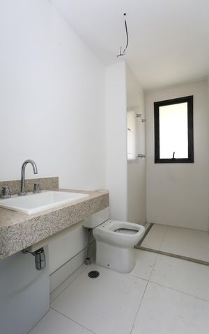 Apartamento à venda com 230m², 4 quartos e 4 vagasBanheiro da Suíte 1