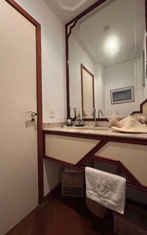 Apartamento à venda com 234m², 4 quartos e 1 vagaLavabo