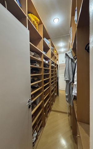 Apartamento à venda com 234m², 4 quartos e 1 vagaQuarto 2 - closet