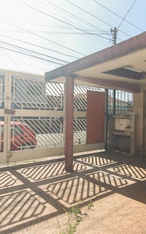 Casa à venda com 176m², 3 quartos e 3 vagas Casa à venda com 176m², 3 quartos e 3 vagasGaragem