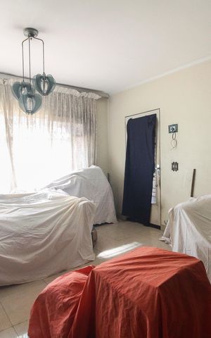 Casa à venda com 176m², 3 quartos e 3 vagas Casa à venda com 176m², 3 quartos e 3 vagasSala