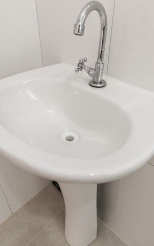 Casa para alugar com 150m², 2 quartos e 10 vagas Casa para alugar com 150m², 2 quartos e 10 vagasBanheiro da Suíte