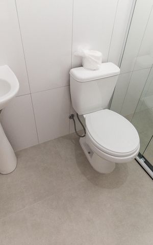 Casa para alugar com 150m², 2 quartos e 10 vagas Casa para alugar com 150m², 2 quartos e 10 vagasBanheiro da Suíte