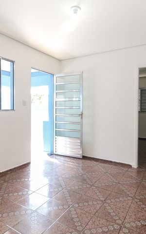 Casa para alugar com 150m², 2 quartos e 10 vagas Casa para alugar com 150m², 2 quartos e 10 vagasSala