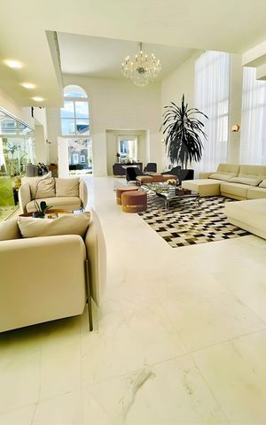 Casa à venda com 730m², 5 quartos e 6 vagas