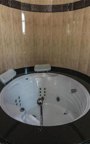 Casa à venda com 410m², 3 quartos e 6 vagas
