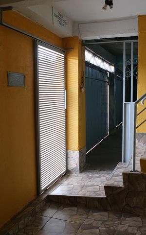 Apartamento para alugar com 48m², 2 quartos e sem vagaEscada