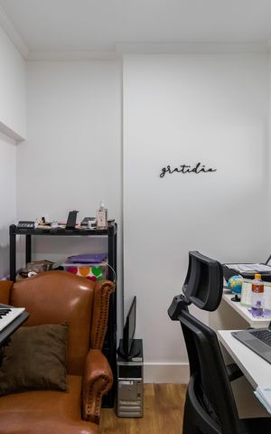 Apartamento à venda com 250m², 5 quartos e 3 vagas Apartamento à venda com 250m², 5 quartos e 3 vagasQuarto 1