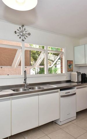 Casa à venda com 518m², 5 quartos e 4 vagasCozinha