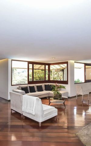 Casa à venda com 518m², 5 quartos e 4 vagasSala