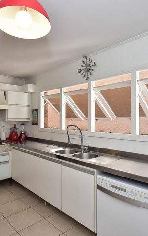 Casa à venda com 518m², 5 quartos e 4 vagasCozinha