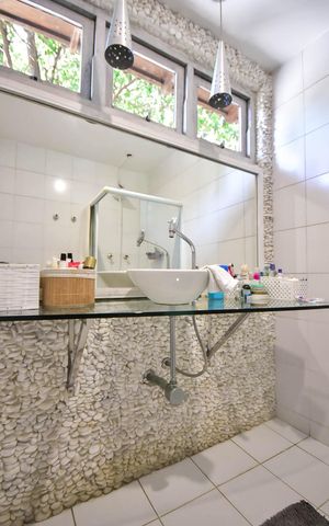 Casa à venda com 518m², 5 quartos e 4 vagasBanheiro Suíte 1