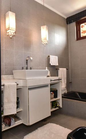 Casa à venda com 518m², 5 quartos e 4 vagasBanheiro Suíte 2