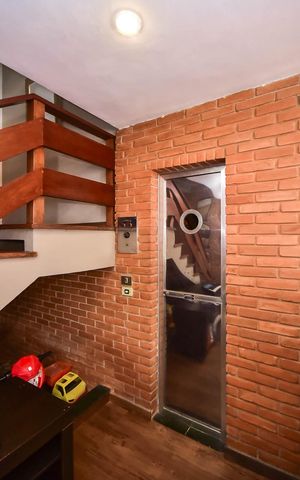 Casa à venda com 518m², 5 quartos e 4 vagasÁrea comum