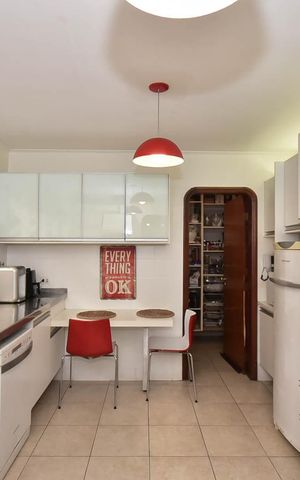 Casa à venda com 518m², 5 quartos e 4 vagasCozinha