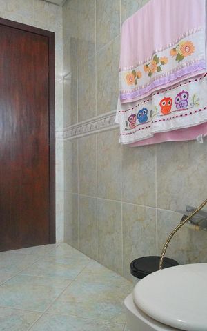 Casa para alugar com 160m², 2 quartos e 2 vagasBanheiro 1