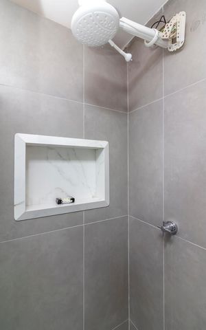 Apartamento à venda com 65m², 2 quartos e 1 vaga Apartamento à venda com 65m², 2 quartos e 1 vagaBanheiro