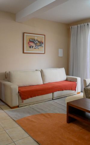 Casa à venda com 200m², 3 quartos e 3 vagas Casa à venda com 200m², 3 quartos e 3 vagasSala