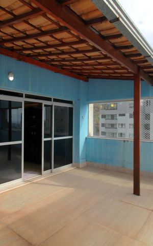 Apartamento à venda com 281m², 4 quartos e 3 vagasCobertura