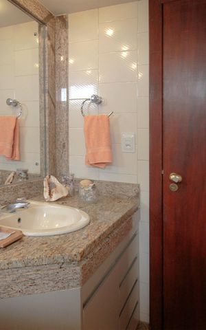Apartamento à venda com 281m², 4 quartos e 3 vagasBanheiro