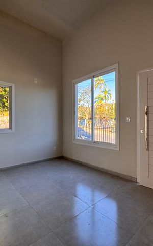 Casa à venda com 71m², 3 quartos e 2 vagas Casa à venda com 71m², 3 quartos e 2 vagasSala