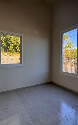 Casa à venda com 71m², 3 quartos e 2 vagas Casa à venda com 71m², 3 quartos e 2 vagasSala
