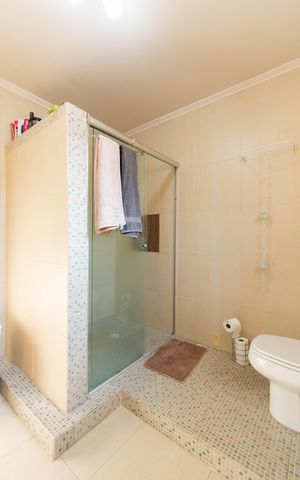 Casa de condomínio à venda com 120m², 3 quartos e 2 vagas Casa de condomínio à venda com 120m², 3 quartos e 2 vagasBanheiro