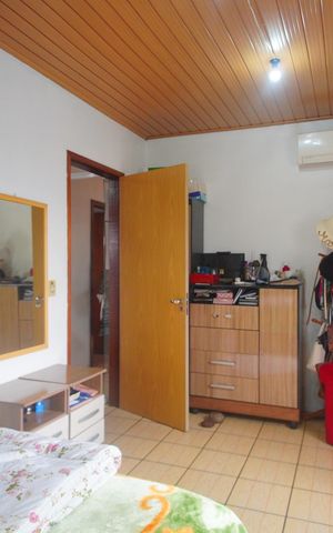 Casa à venda com 320m², 2 quartos e 3 vagasQuarto 1