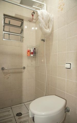 Casa à venda com 105m², 3 quartos e 2 vagasBanheiro de Serviço