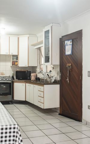Casa à venda com 105m², 3 quartos e 2 vagasCozinha