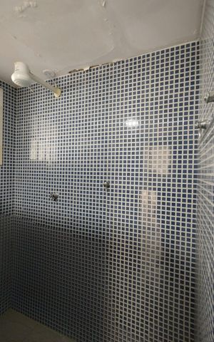 Casa de condomínio à venda com 260m², 5 quartos e 3 vagasBanheiro Social 2