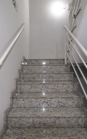 Apartamento à venda com 100m², 2 quartos e 1 vagaEscada 
