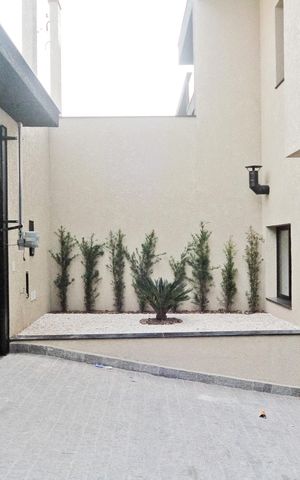 Casa à venda com 192m², 3 quartos e 4 vagas Casa à venda com 192m², 3 quartos e 4 vagasÁrea externa