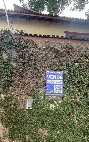 Casa à venda com 329m², 4 quartos e 6 vagasFachada