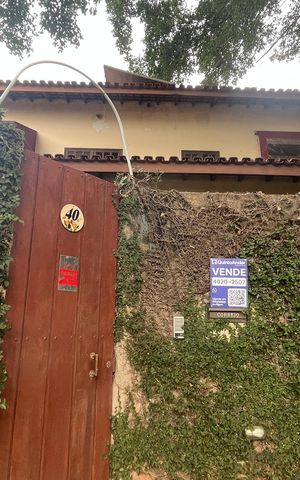 Casa à venda com 329m², 4 quartos e 6 vagasPlaca