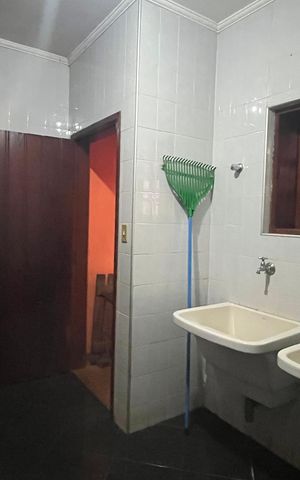 Casa à venda com 329m², 4 quartos e 6 vagasÁrea de Serviço