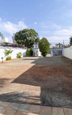 Casa para alugar com 924m², 5 quartos e 19 vagas Casa para alugar com 924m², 5 quartos e 19 vagasÁrea comum